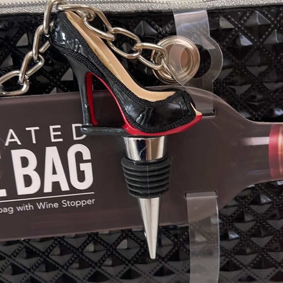 NWT insulated wine bag & Christian Louboutin wine stopper glam patent black - Picture 1 of 3